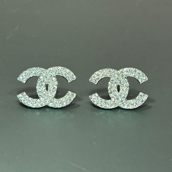 Fashion Jewelry Jewelry - Stylish Silver And Rhinestone Earrings